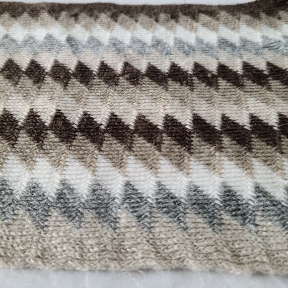 NEW YORK & COMPANY GEOMETRIC DIAMOND SCARF| MULTISHADE ACCESSORY| ONE SIZE - Picture 2 of 8